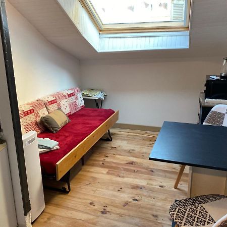 Les Studios Meubles De L'Avenue Bouloumie Вител Екстериор снимка