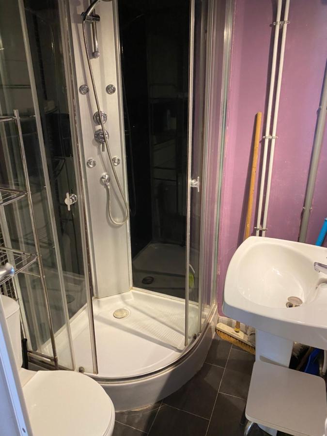Les Studios Meubles De L'Avenue Bouloumie Вител Екстериор снимка