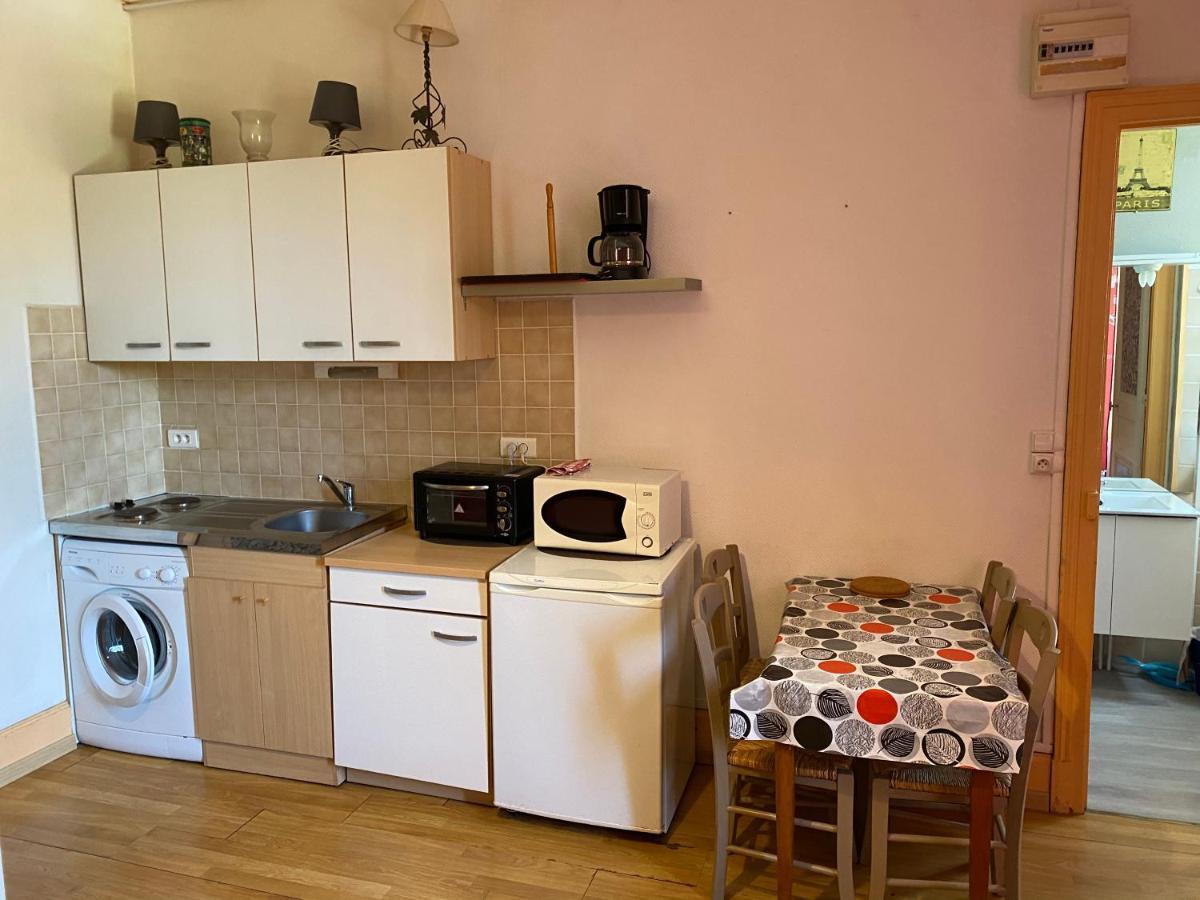 Les Studios Meubles De L'Avenue Bouloumie Вител Екстериор снимка