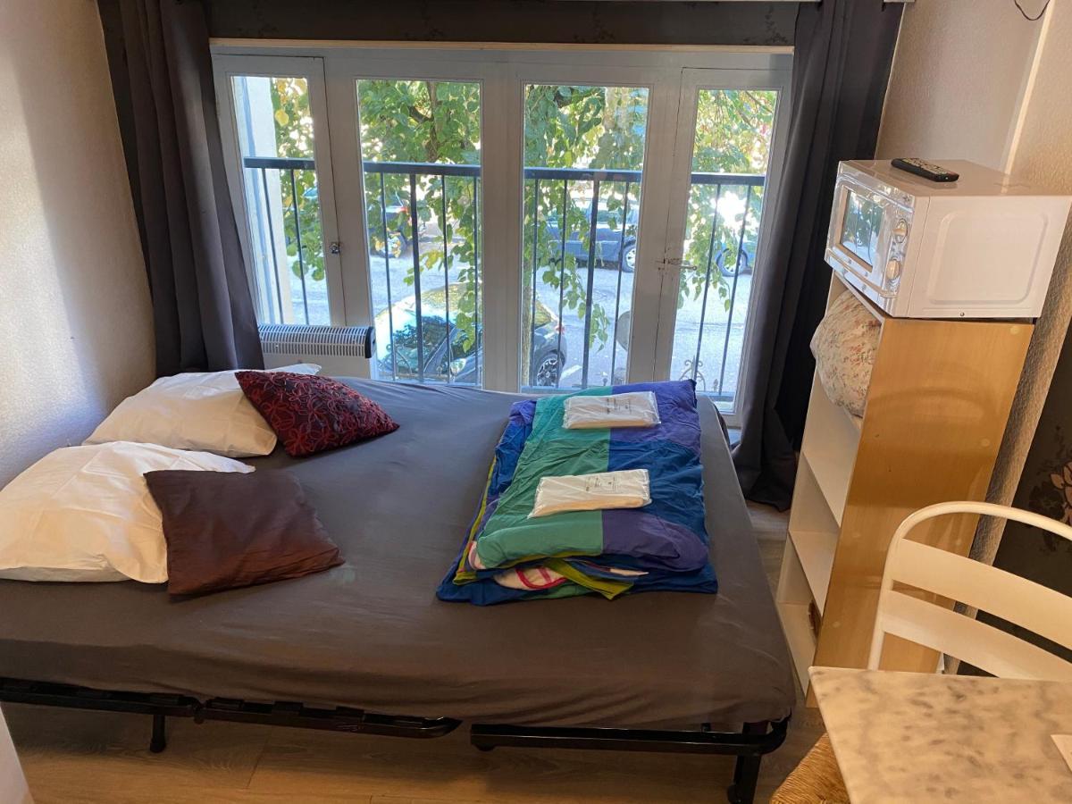Les Studios Meubles De L'Avenue Bouloumie Вител Екстериор снимка