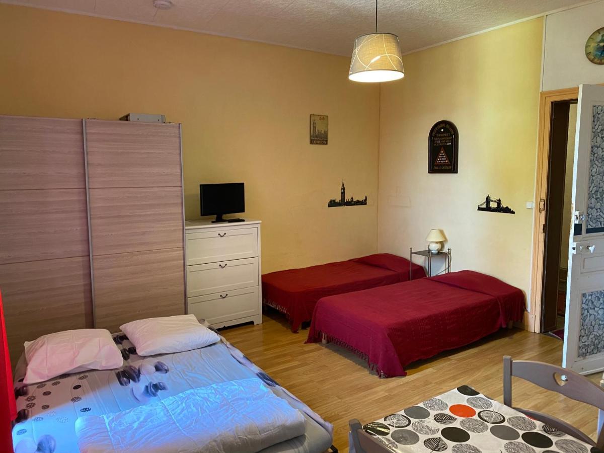 Les Studios Meubles De L'Avenue Bouloumie Вител Екстериор снимка