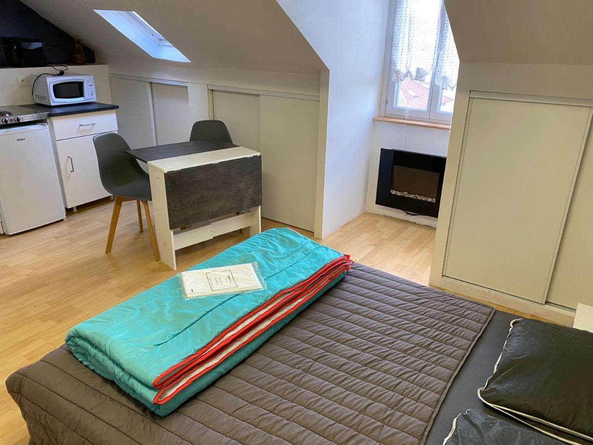 Les Studios Meubles De L'Avenue Bouloumie Вител Екстериор снимка