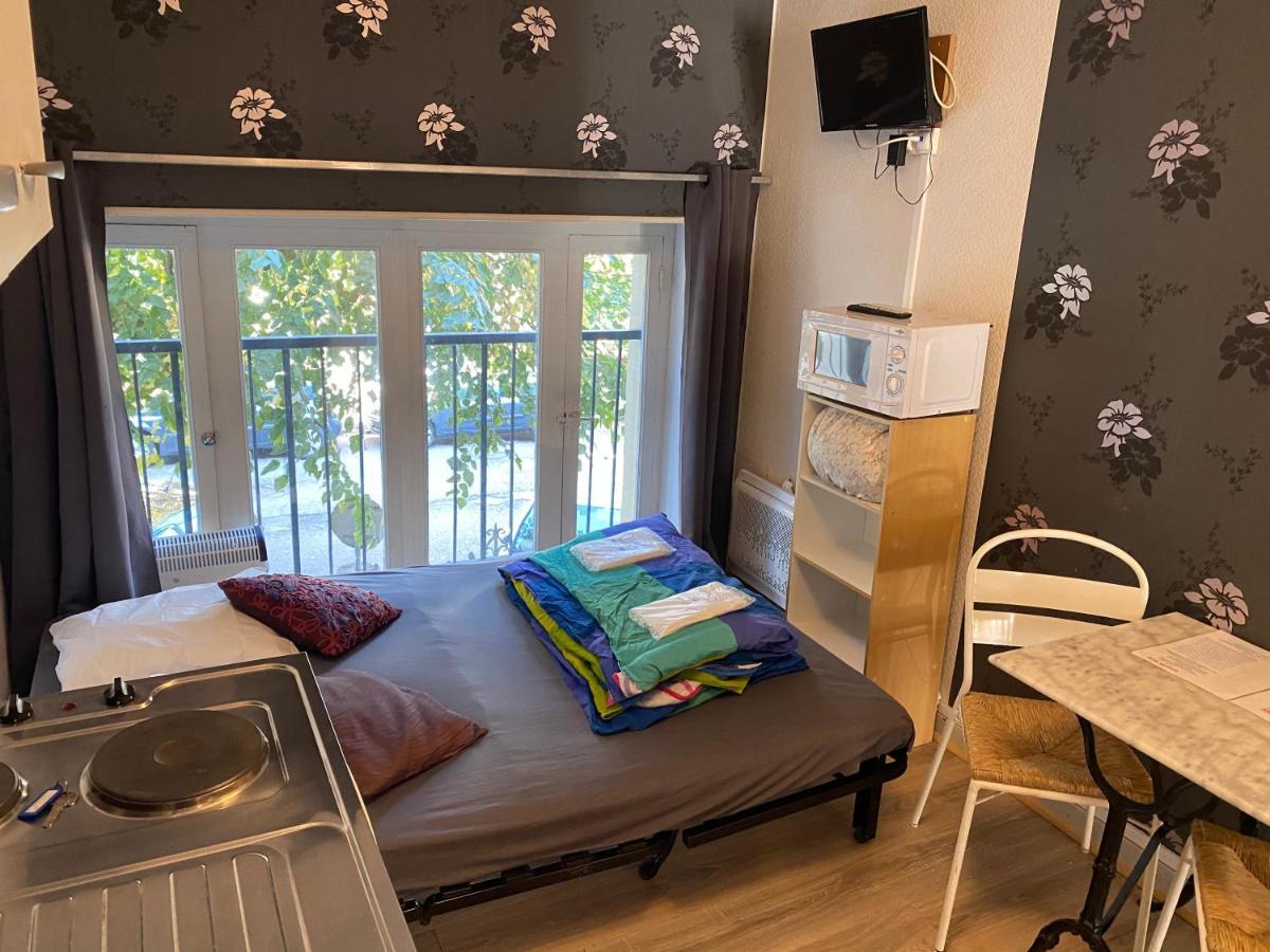 Les Studios Meubles De L'Avenue Bouloumie Вител Екстериор снимка