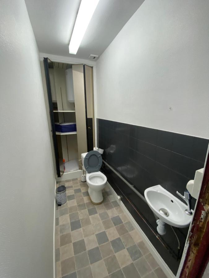 Les Studios Meubles De L'Avenue Bouloumie Вител Екстериор снимка