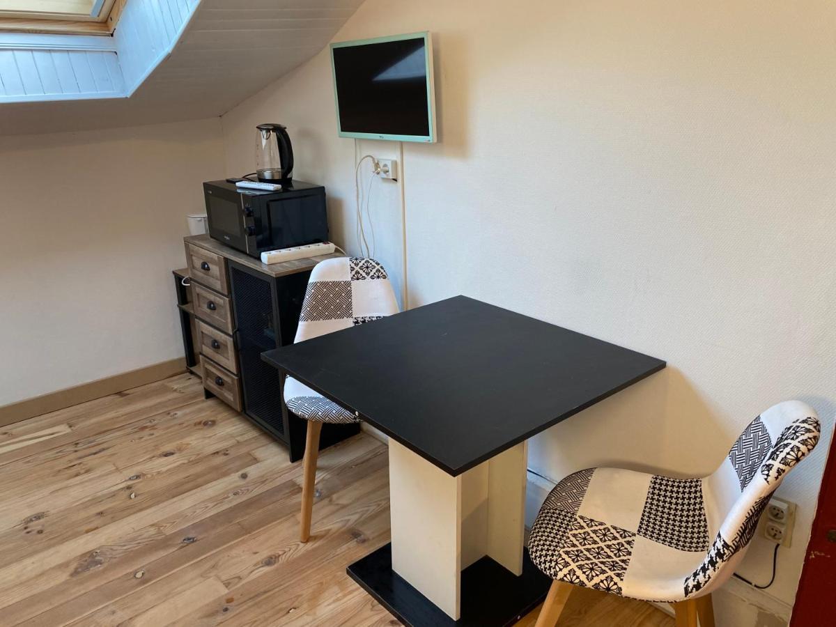 Les Studios Meubles De L'Avenue Bouloumie Вител Екстериор снимка