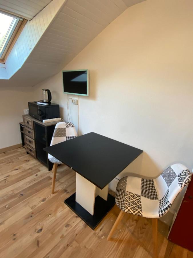 Les Studios Meubles De L'Avenue Bouloumie Вител Екстериор снимка