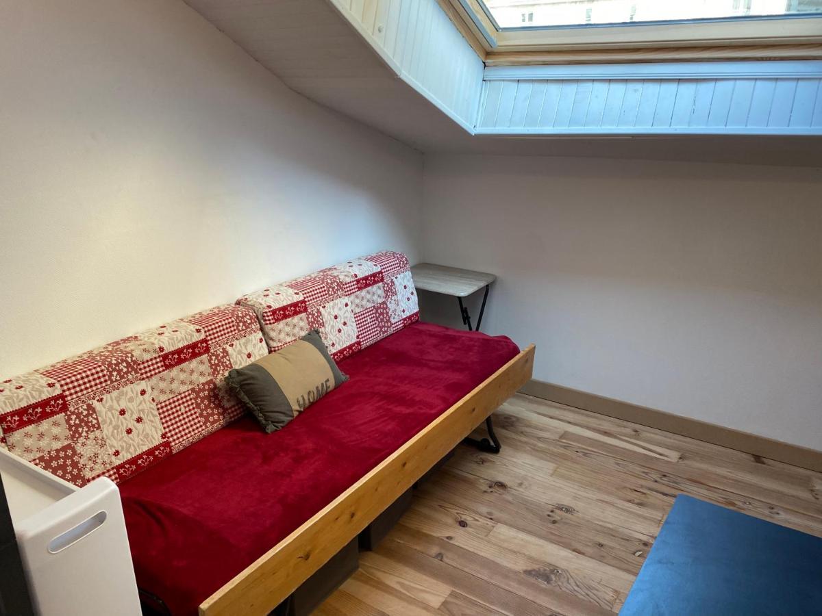 Les Studios Meubles De L'Avenue Bouloumie Вител Екстериор снимка