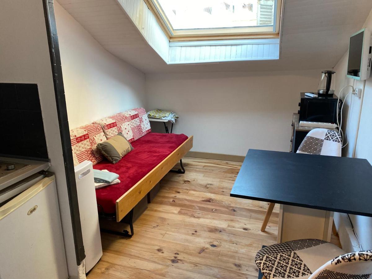 Les Studios Meubles De L'Avenue Bouloumie Вител Екстериор снимка